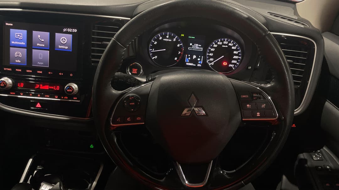 2019 Mitsubishi Outlander Ls 7 Seat (2WD), Automatic, 103865 km, Steering Wheel Close-up