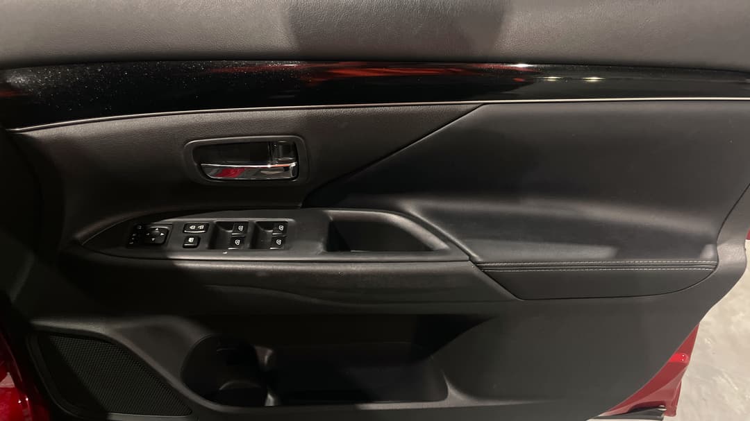 2019 Mitsubishi Outlander Ls 7 Seat (2WD), Automatic, 103865 km, Speaker View