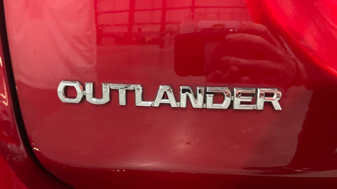 2019 Mitsubishi Outlander Ls 7 Seat (2WD), Automatic, 103865 km, Badge (Boot Left Side)