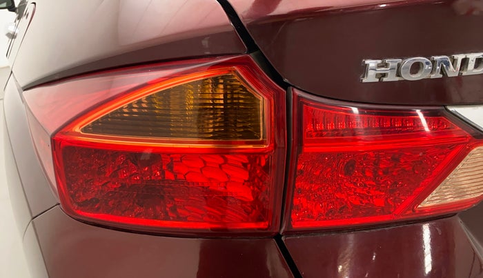 2015 Honda City 1.5L I-VTEC V MT, Petrol, Manual, 60,965 km, Left tail light - Minor scratches