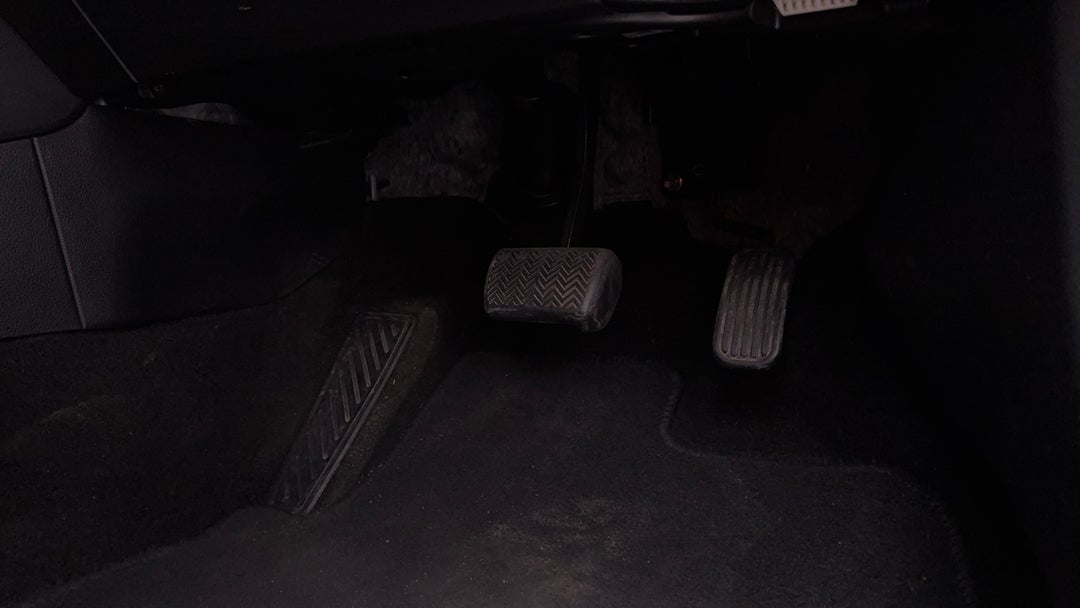 2020 Toyota Corolla Ascent Sport, Automatic, 65887 km, Pedals and Footmat