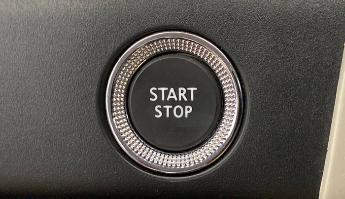 2020 Renault TRIBER RXZ AT, Petrol, Automatic, 21,413 km, Keyless Start/ Stop Button