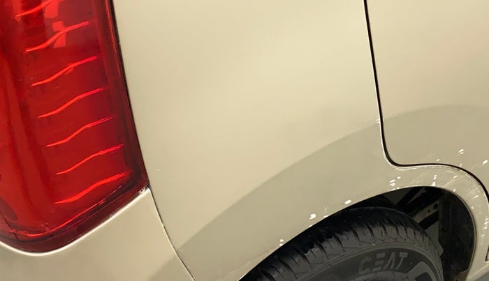 2013 Maruti Wagon R 1.0 VXI, Petrol, Manual, 43,966 km, Right quarter panel - Minor scratches