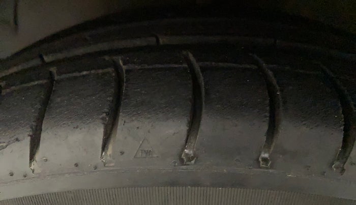 2013 Hyundai Eon MAGNA +, Petrol, Manual, 96,763 km, Left Rear Tyre Tread