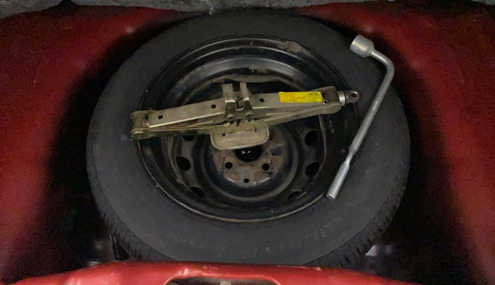 2013 Hyundai Eon MAGNA +, Petrol, Manual, 96,763 km, Dicky (Boot door) - Tool missing
