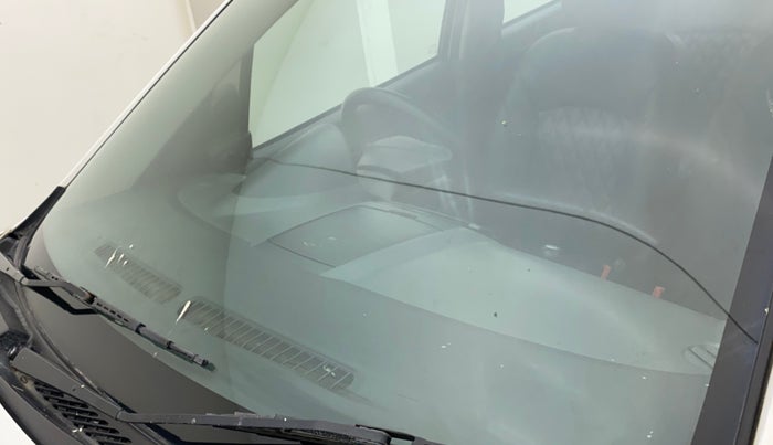 2012 Maruti Ritz LXI, Petrol, Manual, 58,861 km, Front windshield - Minor spot on windshield