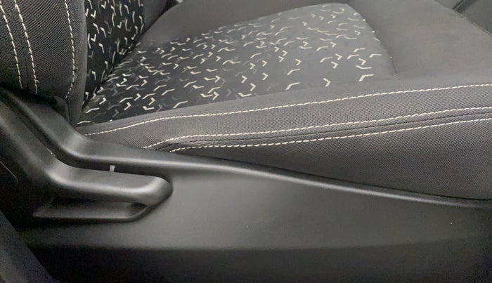 2022 Tata Tiago XT CNG, CNG, Manual, 35,386 km, Driver Side Adjustment Panel