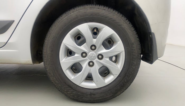 2016 Hyundai Elite i20 Sportz 1.2 VTVT MT, Petrol, Manual, 47,871 km, Left Rear Wheel
