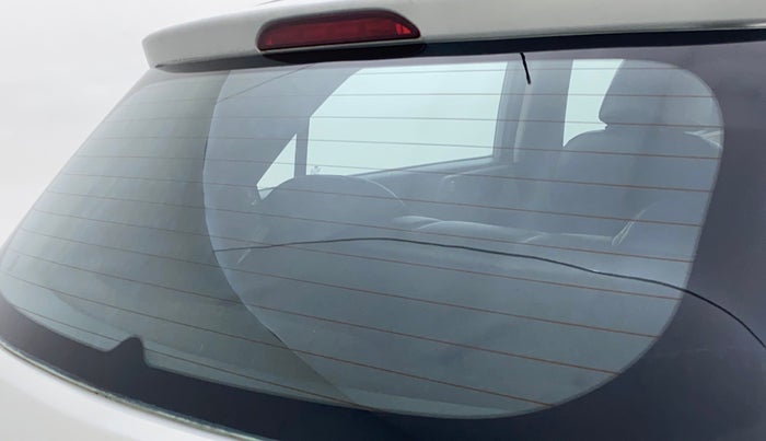 2016 Hyundai Elite i20 Sportz 1.2 VTVT MT, Petrol, Manual, 47,871 km, Rear windshield - Minor spot on windshield
