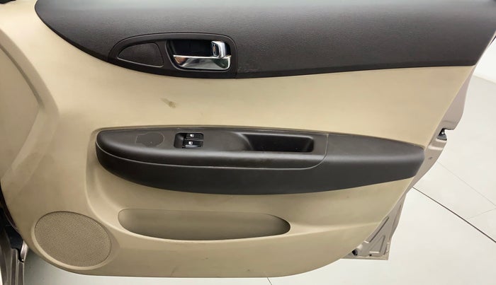 2013 Hyundai i20 ERA 1.2, Petrol, Manual, 73,651 km, Driver Side Door Panels Control