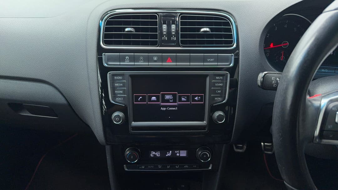 2016 Volkswagen Polo Gti, Manual, 100379 km, Center Console
