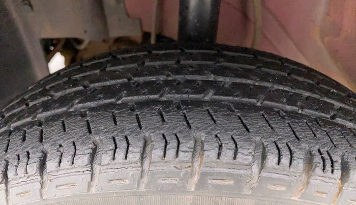 2015 Datsun Go Plus T, Petrol, Manual, 23,797 km, Left Front Tyre Tread