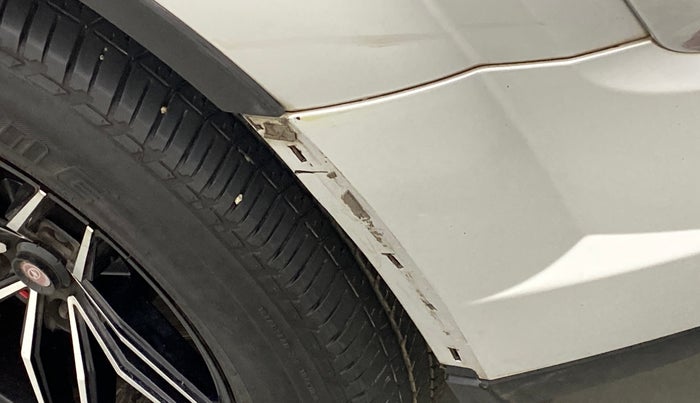 2017 Mahindra XUV500 W6 4X2, Diesel, Manual, 77,254 km, Front bumper - Bumper cladding minor damage/missing