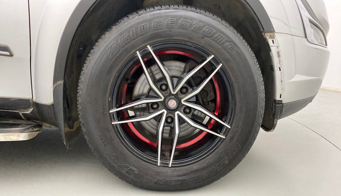 2017 Mahindra XUV500 W6 4X2, Diesel, Manual, 77,254 km, Right Front Wheel