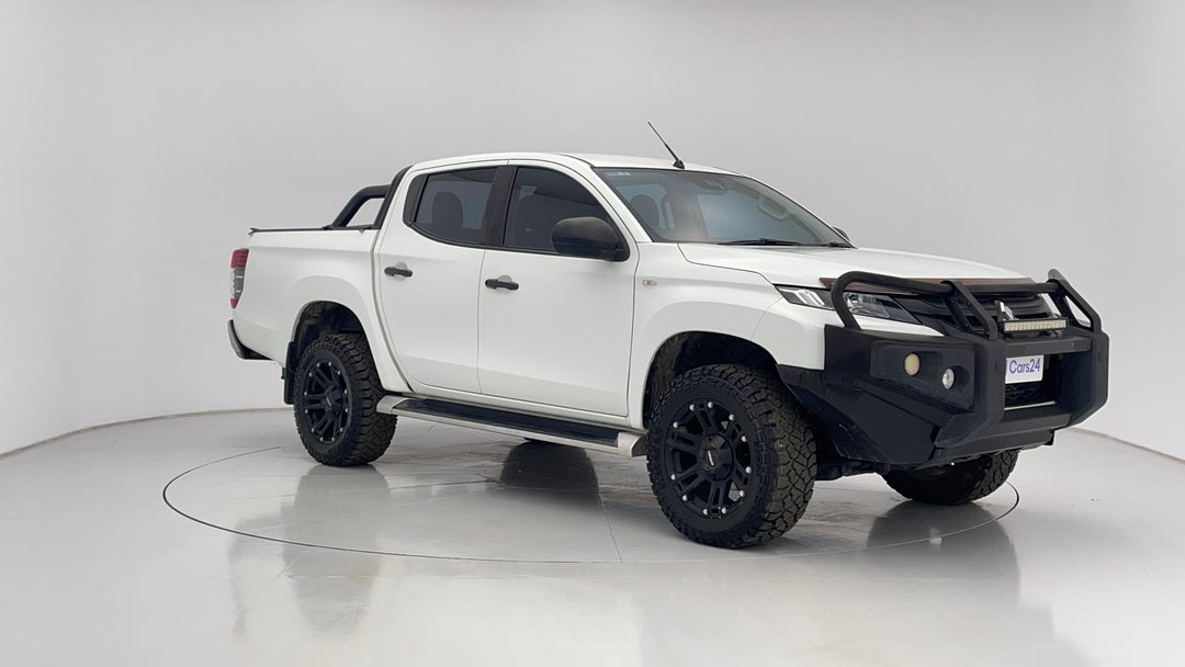 2018 Mitsubishi Triton Glx Plus (4x4), Automatic, 138381 km, Right Front Diagonal (45- Degree) View