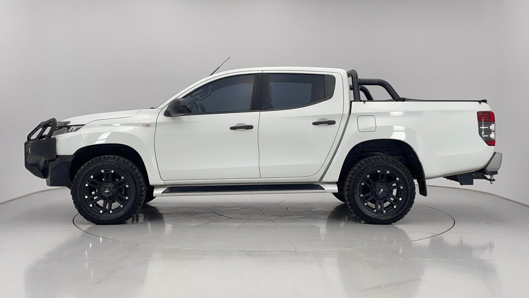 2018 Mitsubishi Triton Glx Plus (4x4), Automatic, 138381 km, Left Side View