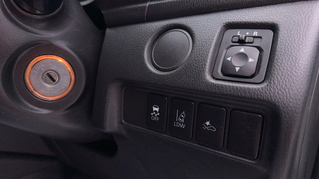 2018 Mitsubishi Triton Glx Plus (4x4), Automatic, 138381 km, Utility Switches/Buttons