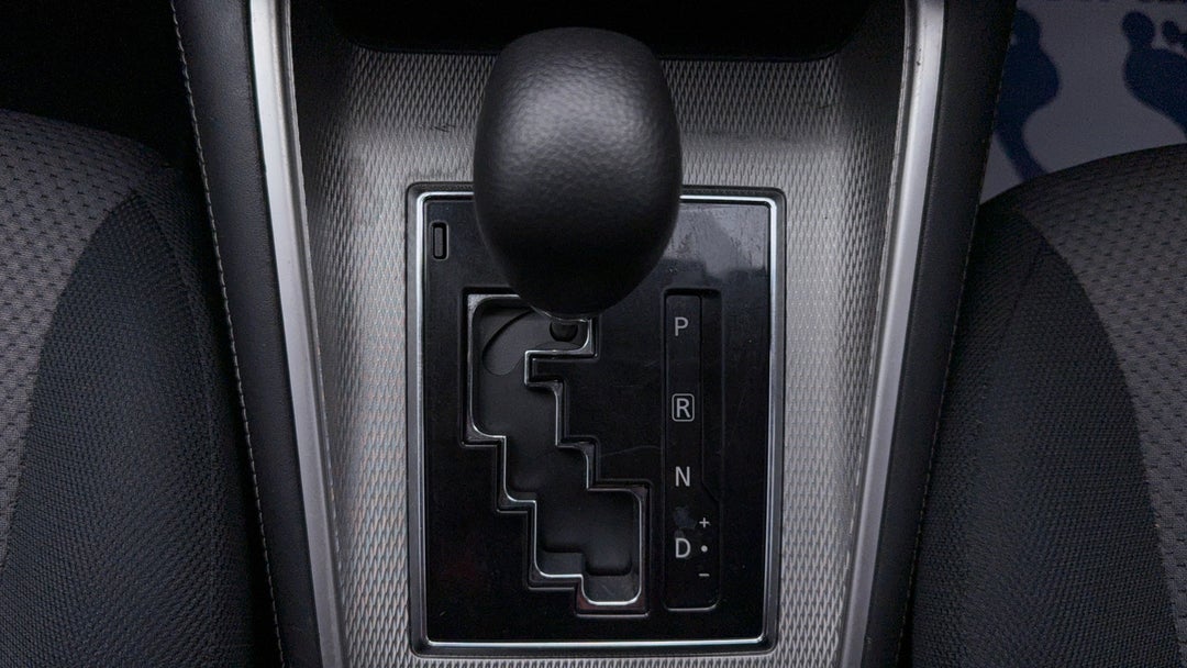 2018 Mitsubishi Triton Glx Plus (4x4), Automatic, 138381 km, Gear Lever 