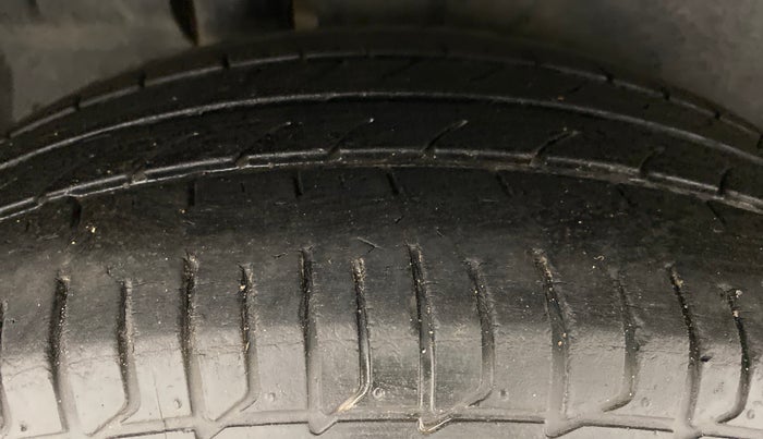2014 Maruti Ertiga ZDI, Diesel, Manual, 64,384 km, Right Rear Tyre Tread