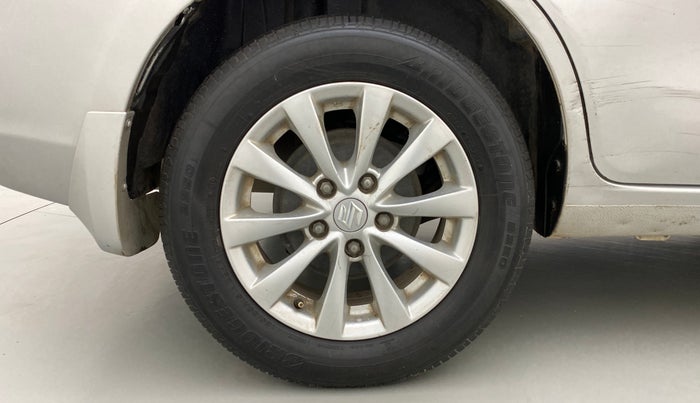 2014 Maruti Ertiga ZDI, Diesel, Manual, 64,384 km, Right Rear Wheel