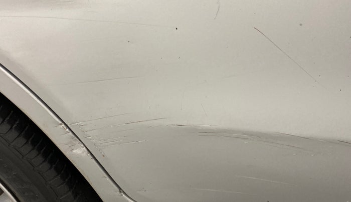 2014 Maruti Ertiga ZDI, Diesel, Manual, 64,384 km, Right rear door - Minor scratches
