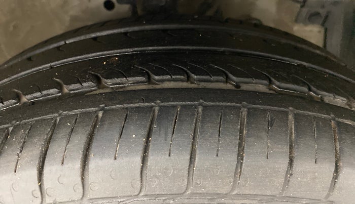 2014 Maruti Ertiga ZDI, Diesel, Manual, 64,384 km, Right Front Tyre Tread