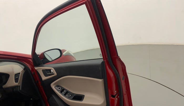 2016 Hyundai Elite i20 MAGNA 1.2, Petrol, Manual, 15,328 km, Driver-side door - Beading has minor damage