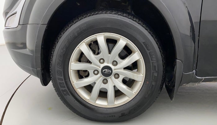 2017 Mahindra XUV500 W10, Diesel, Manual, 73,089 km, Left Front Wheel