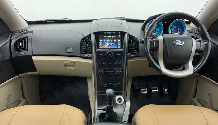 2017 Mahindra XUV500 W10, Diesel, Manual, 73,089 km, Dashboard