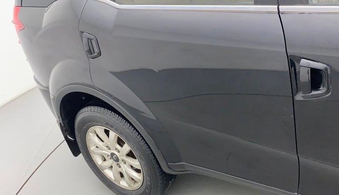 2017 Mahindra XUV500 W10, Diesel, Manual, 73,089 km, Right rear door - Minor scratches