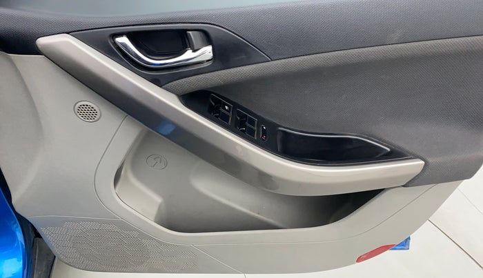 2018 Tata NEXON XZ+ 1.2, Petrol, Manual, 44,377 km, Driver Side Door Panels Control