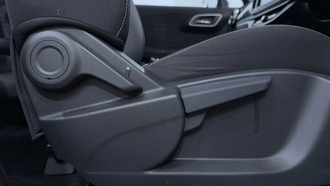 2023 MG Mg3 Auto Core, Automatic, 25190 km, Drivers Side Adjustment Panel