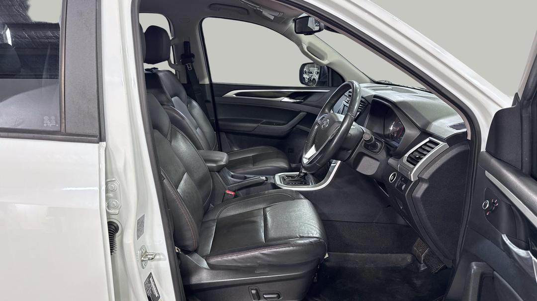 2021 LDV T60 Luxe (4x4), Automatic, 65932 km, Right Side Front Door Cabin View