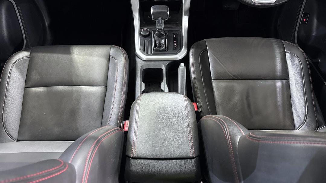 2021 LDV T60 Luxe (4x4), Automatic, 65932 km, Center Console