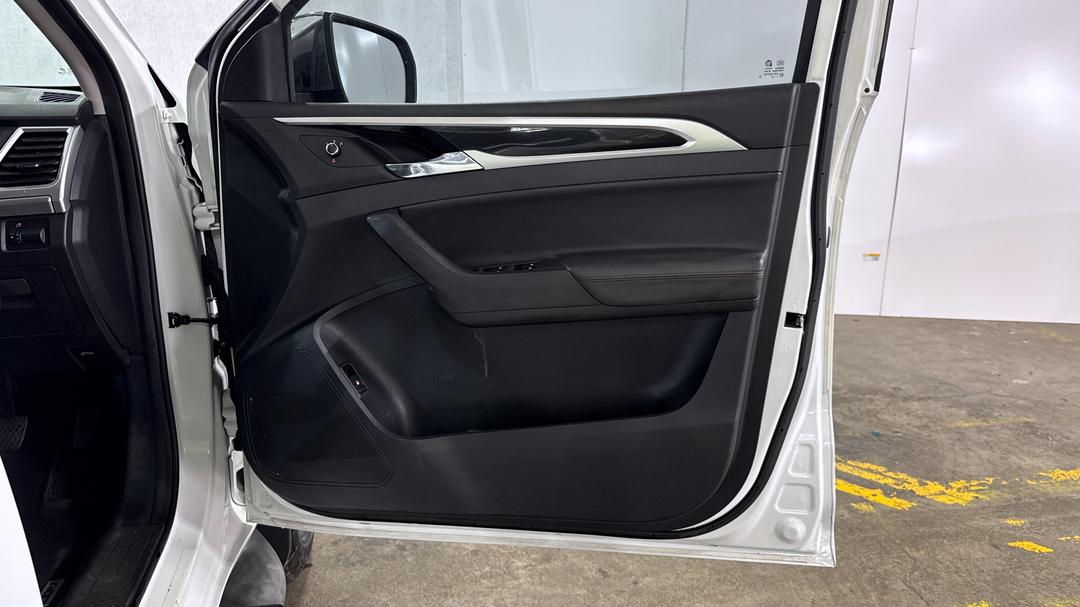 2021 LDV T60 Luxe (4x4), Automatic, 65932 km, Speaker View