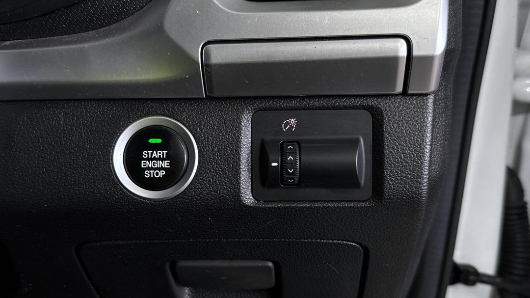 2021 LDV T60 Luxe (4x4), Automatic, 65932 km, Utility Switches/Buttons
