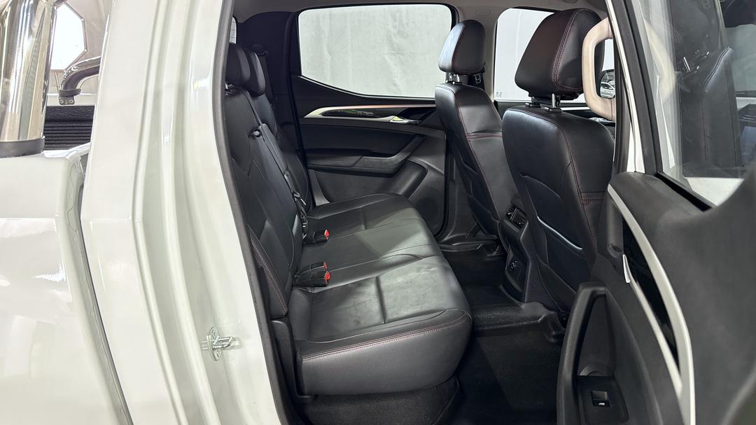 2021 LDV T60 Luxe (4x4), Automatic, 65932 km, Right Side Rear Door Cabin View