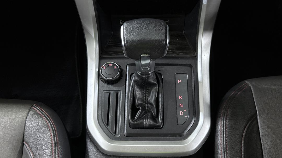 2021 LDV T60 Luxe (4x4), Automatic, 65932 km, Gear Lever 