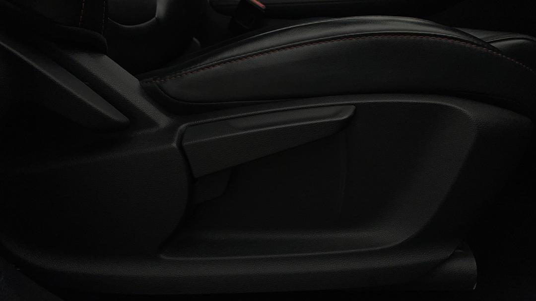 2022 MG HS Excite, Automatic, 32320 km, Drivers Side Adjustment Panel