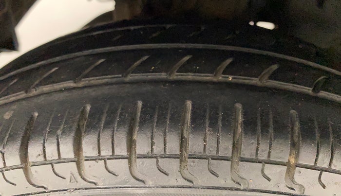 2015 Hyundai Eon D-LITE+, Petrol, Manual, 20,982 km, Right Rear Tyre Tread