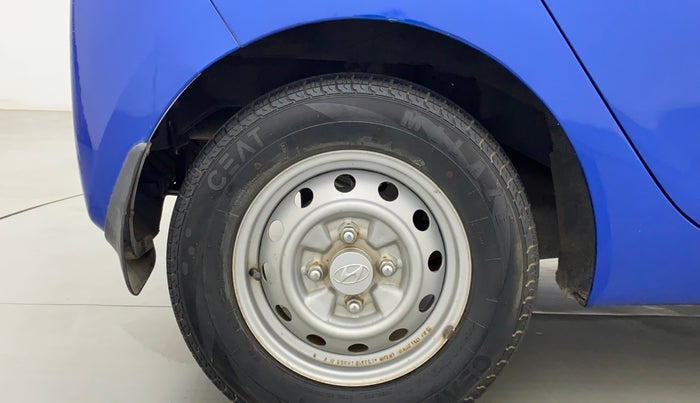 2015 Hyundai Eon D-LITE+, Petrol, Manual, 20,982 km, Right quarter panel - Lining is missing