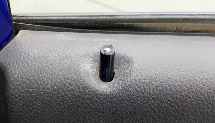 2015 Hyundai Eon D-LITE+, Petrol, Manual, 20,982 km, Lock system - Door lock knob has minor damage