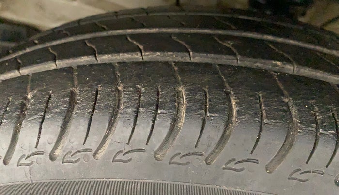 2019 Maruti S PRESSO VXI+, Petrol, Manual, 33,398 km, Left Front Tyre Tread