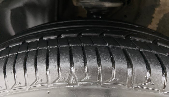 2017 Maruti IGNIS ZETA 1.2, Petrol, Manual, 58,137 km, Left Front Tyre Tread
