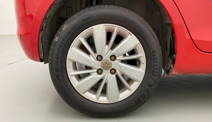 2015 Maruti Swift ZDI, Diesel, Manual, 56,299 km, Right Rear Wheel