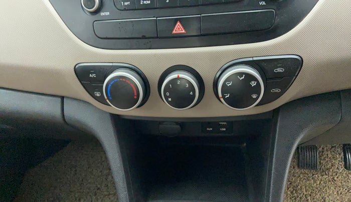 2016 Hyundai Grand i10 SPORTZ 1.2 KAPPA VTVT, Petrol, Manual, 87,714 km, AC Unit - Minor issue in the heater switch