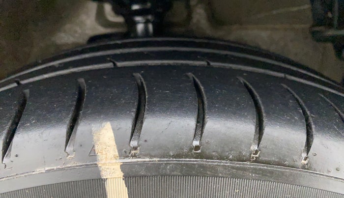 2014 Maruti Celerio VXI d, Petrol, Manual, 81,386 km, Right Front Tyre Tread