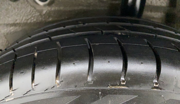 2014 Maruti Celerio VXI d, Petrol, Manual, 81,386 km, Left Rear Tyre Tread