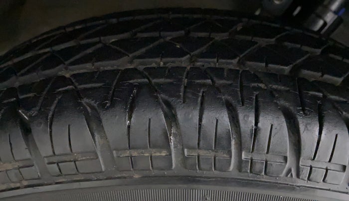 2012 Maruti Swift VDI, Diesel, Manual, 87,450 km, Right Rear Tyre Tread