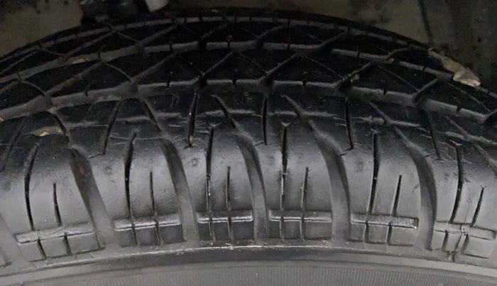 2012 Maruti Swift VDI, Diesel, Manual, 87,450 km, Left Front Tyre Tread